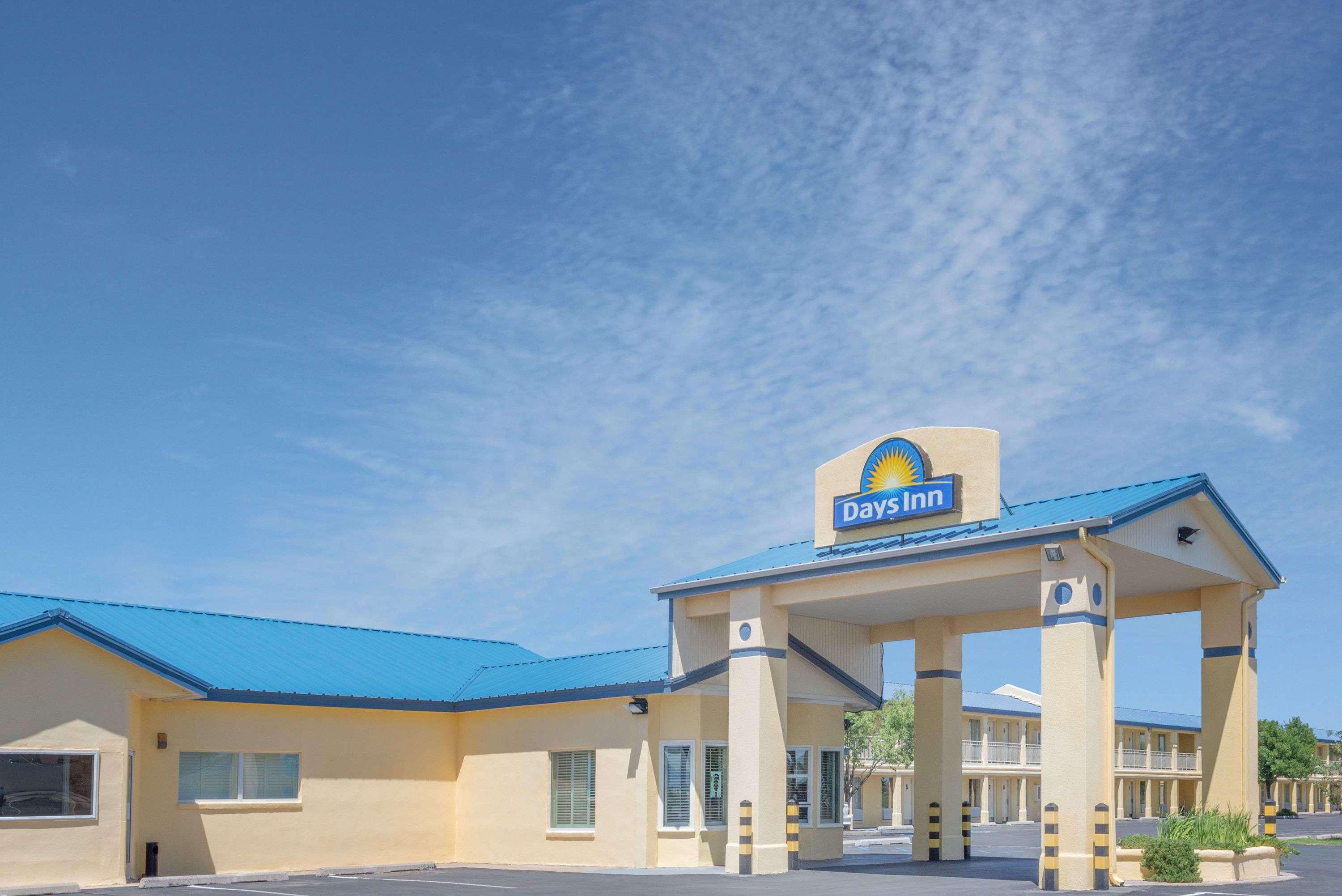 Days Inn By Wyndham Deming Exterior photo