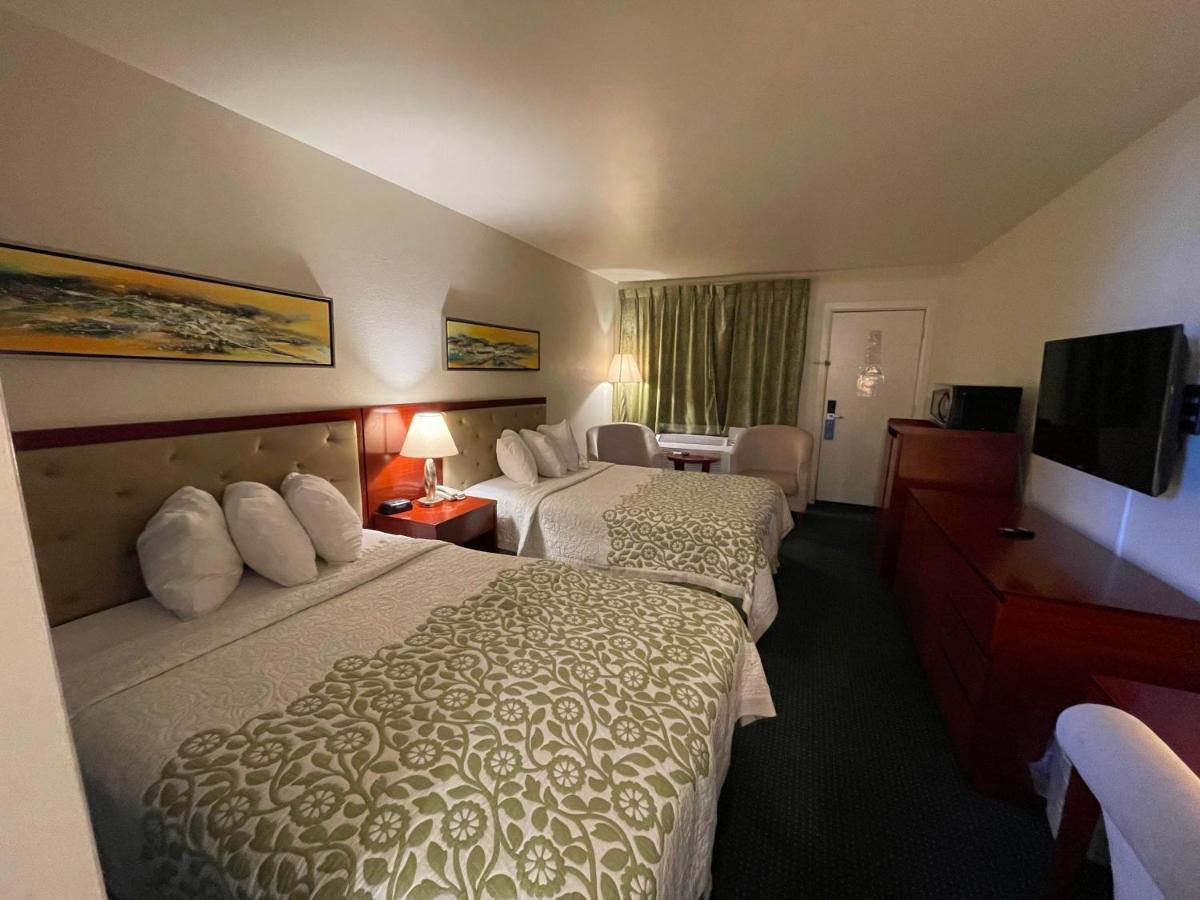 Days Inn By Wyndham Deming Exterior photo