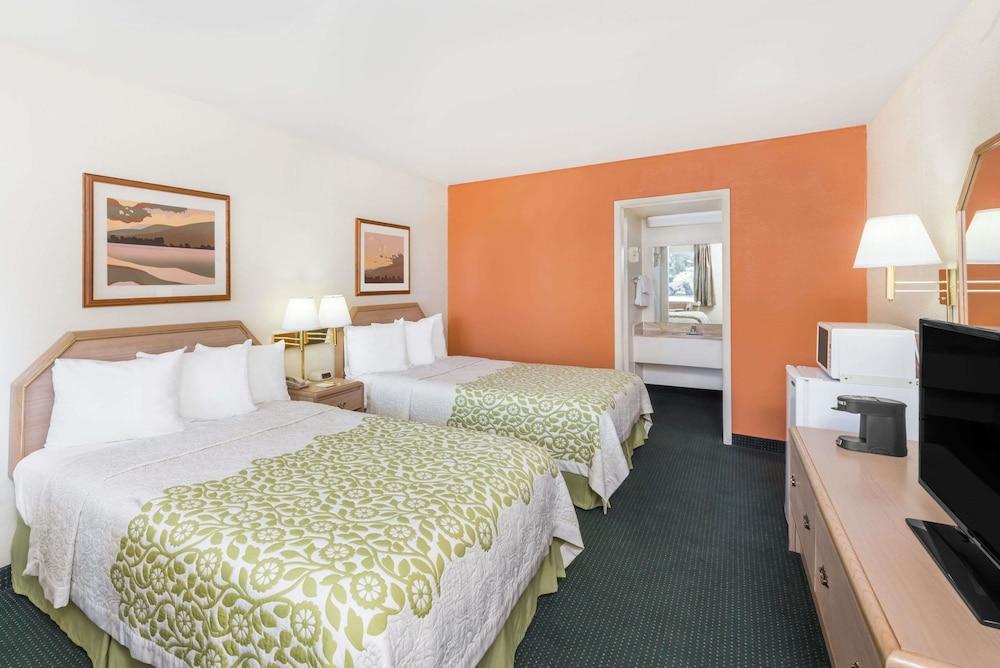 Days Inn By Wyndham Deming Exterior photo